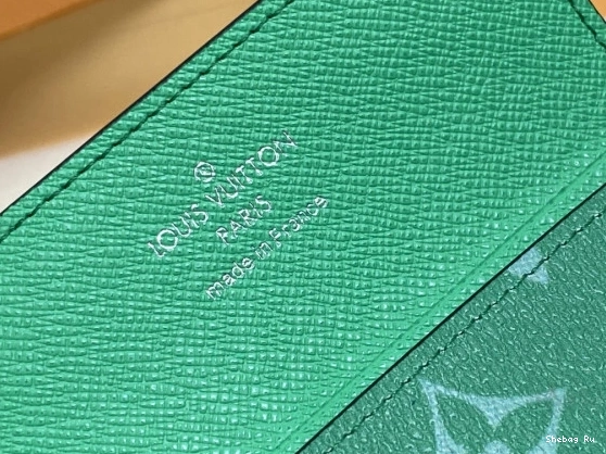 Card Holder Necklace-7.6*10*0.5CM VUITTON LOUIS 0802